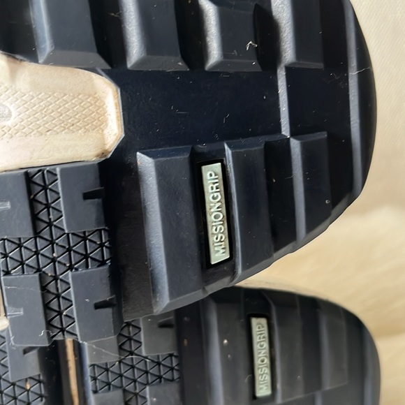 On Running Cloudtrax Water Repellent Hiking Shoe (Women)Frost white - Picture 12 of 15